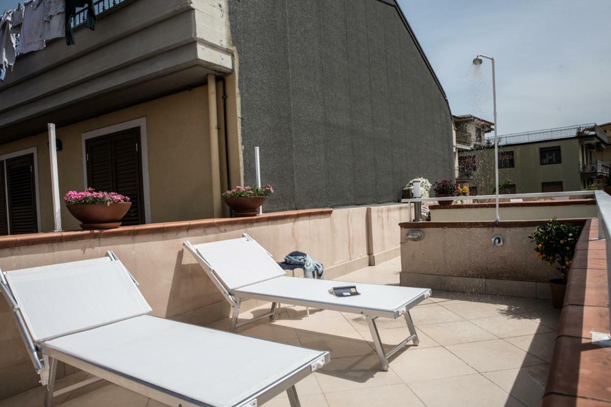 Terrazzo Siciliano Apartment Рипосто Екстериор снимка